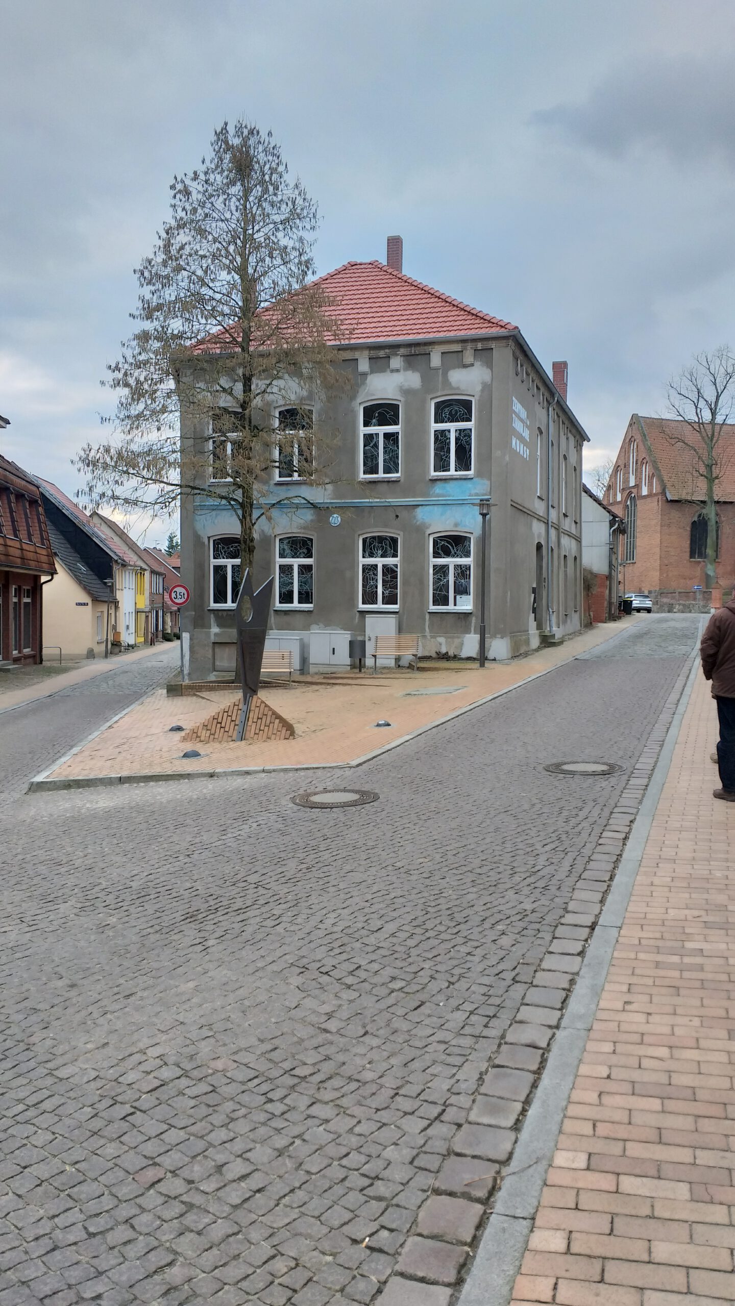 Lübz - Zentrum für Zirkuläre Kunst